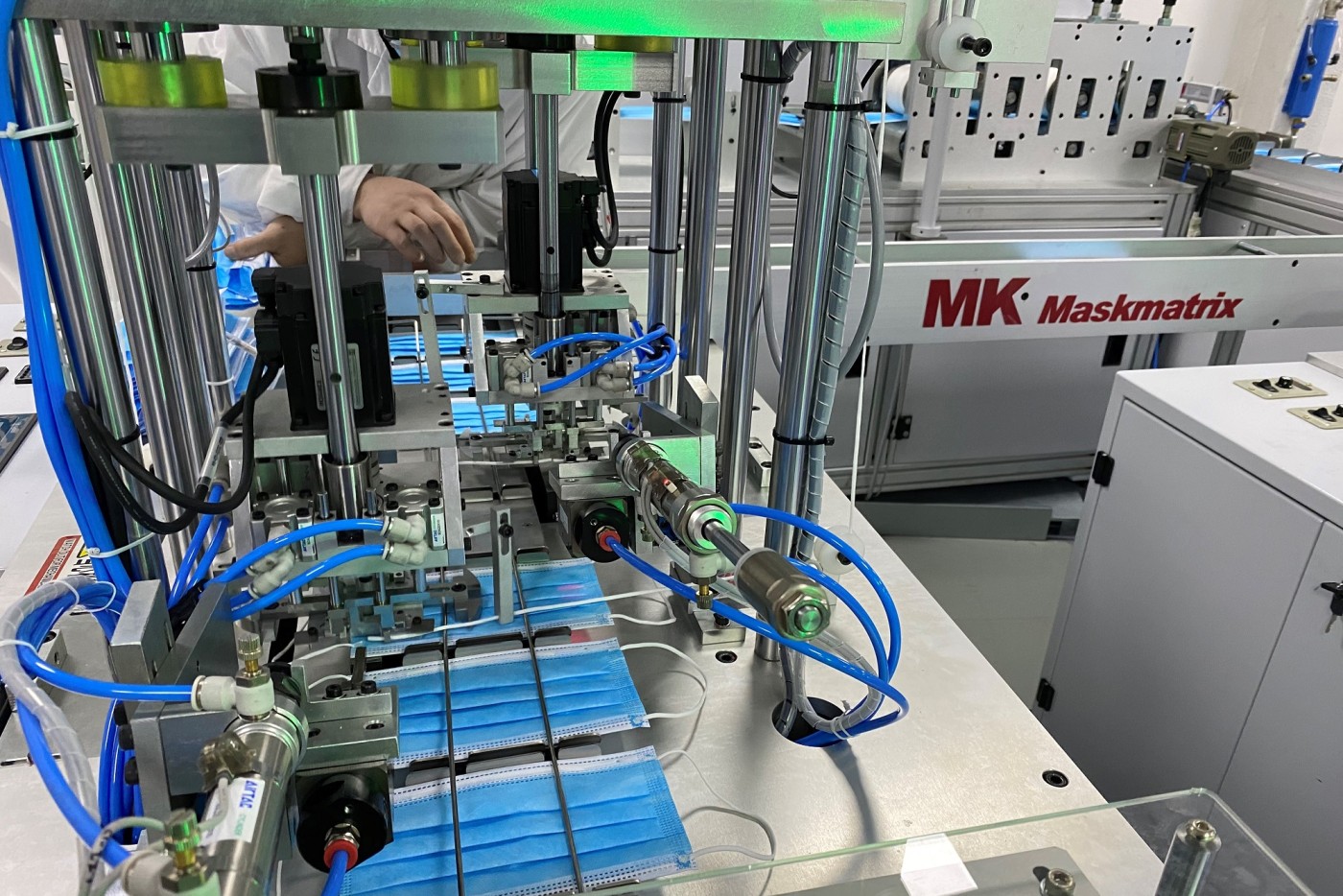 ハイデルベルグのパートナーで筆頭株主のマスターワーク MK 社は、2月末に MK ヘルス社( MK healthy Co., Ltd )を設立し、サプライチェーン全体を含めた医療用使い捨てマスクの製造に乗り出した