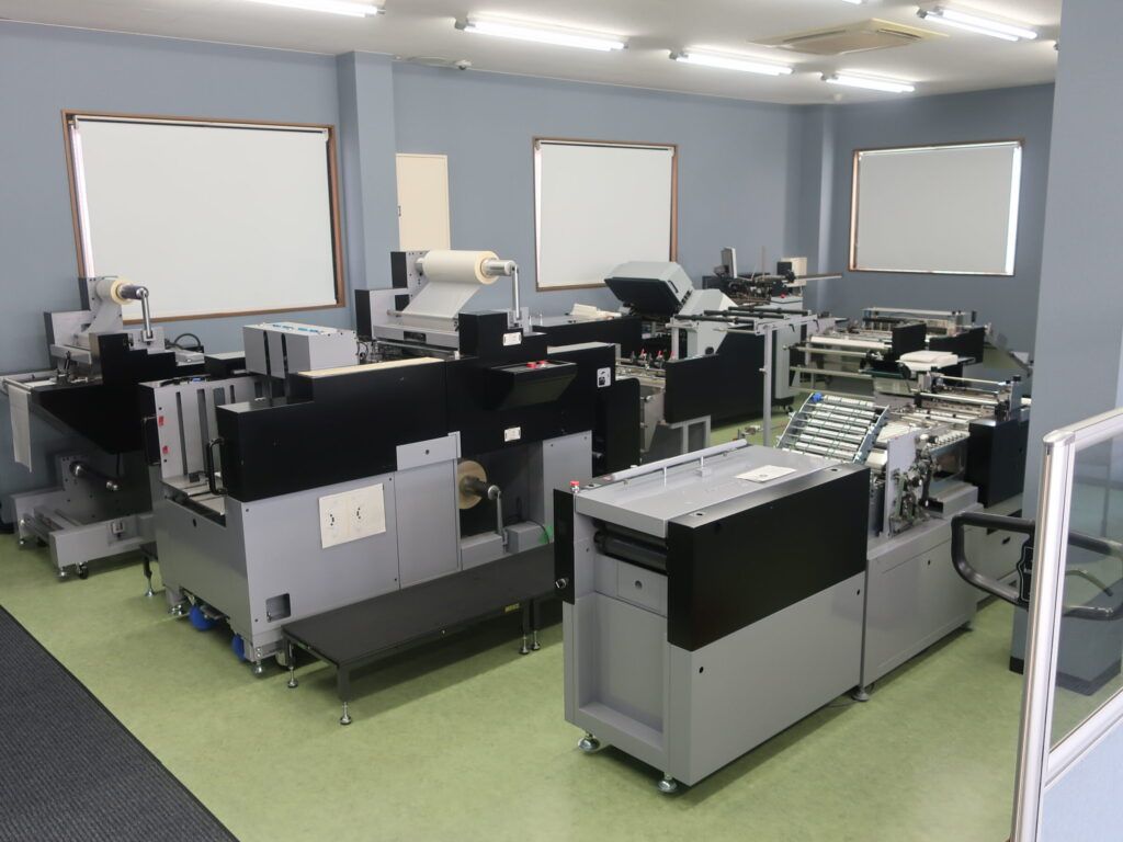 ケイディケイ　スーパーロング防水ロング圧着総合センター開設　「新開封はがき」「新開封封書」全自動化